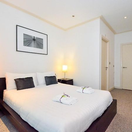 Canary Wharf - Corporate River View Apartments لندن المظهر الخارجي الصورة