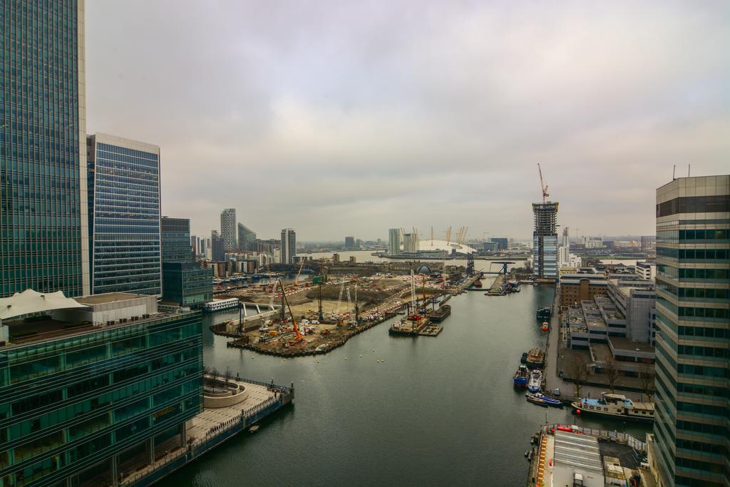 Canary Wharf - Corporate River View Apartments لندن المظهر الخارجي الصورة
