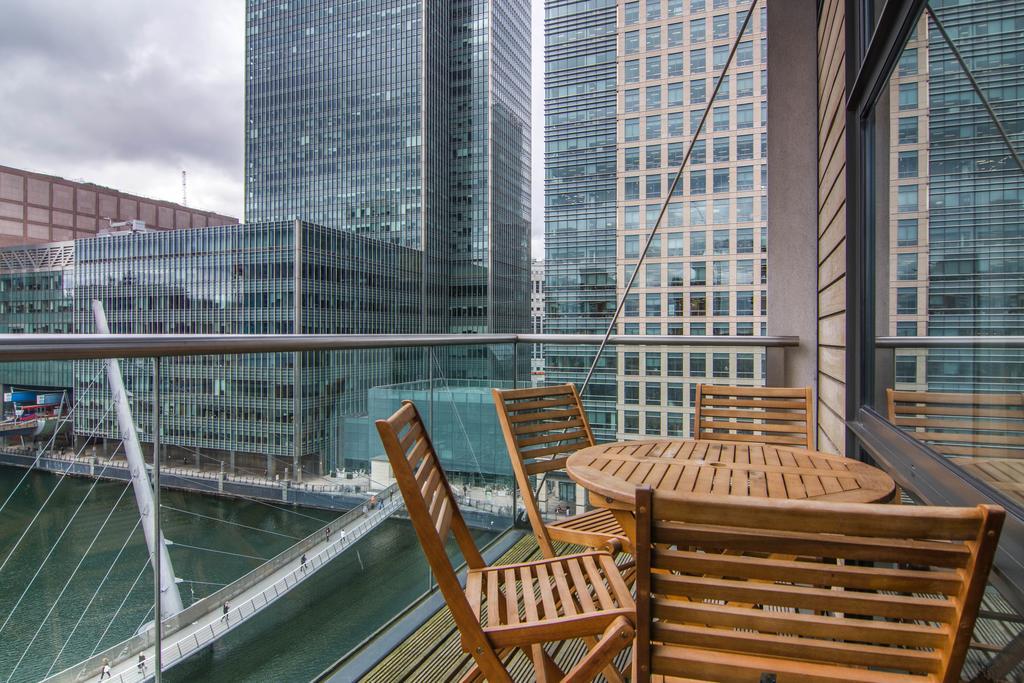 Canary Wharf - Corporate River View Apartments لندن المظهر الخارجي الصورة