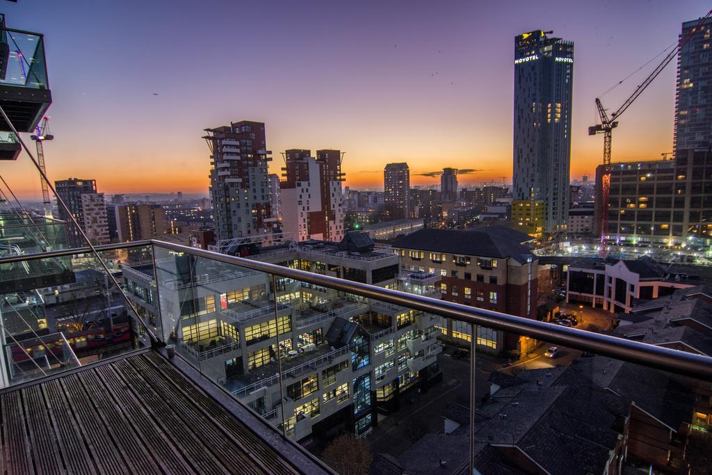 Canary Wharf - Corporate River View Apartments لندن المظهر الخارجي الصورة